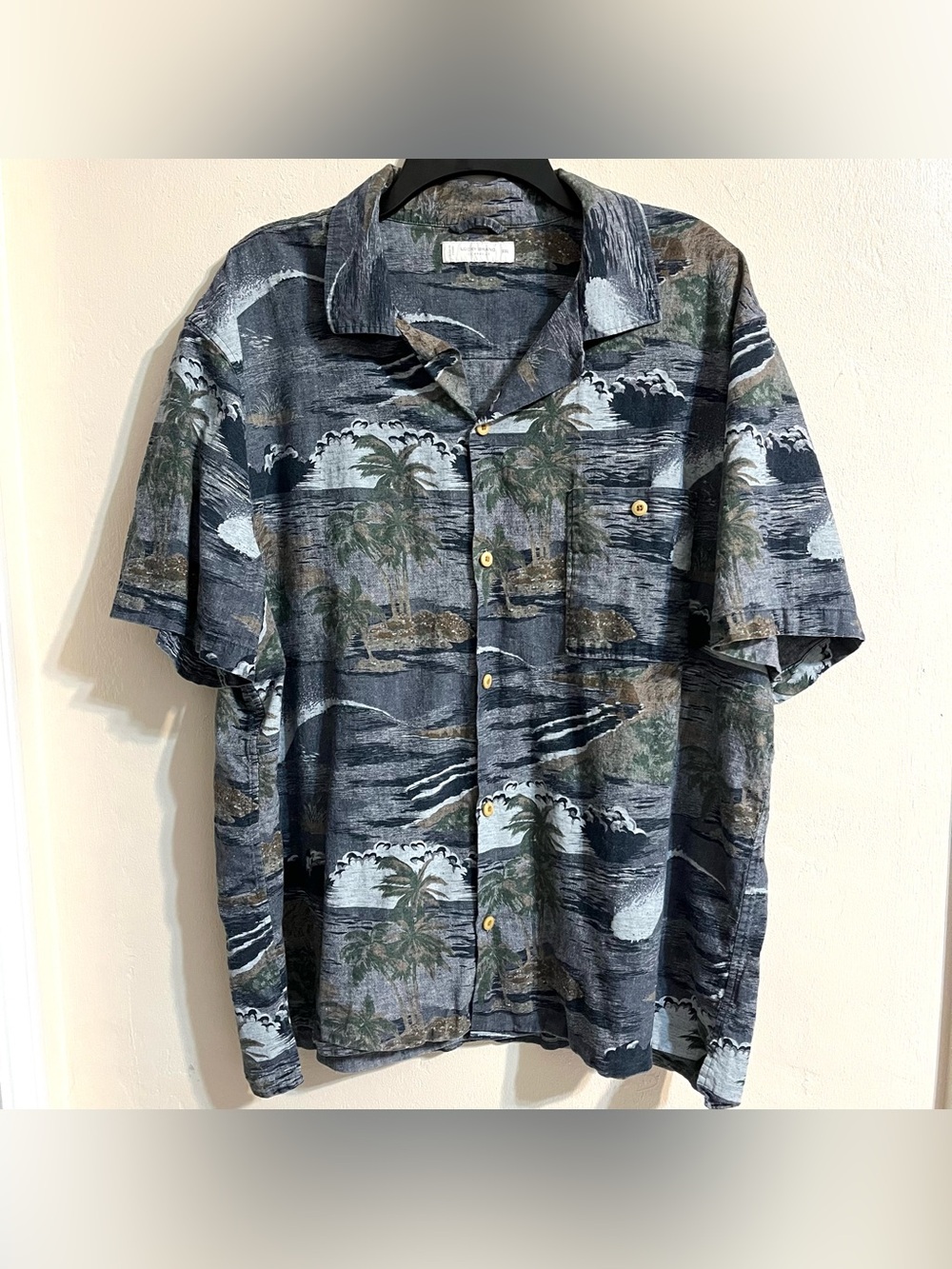 Short-Sleeve Hawaiian Print Shirt Blue & Navy Front Pocket Collar Button Down